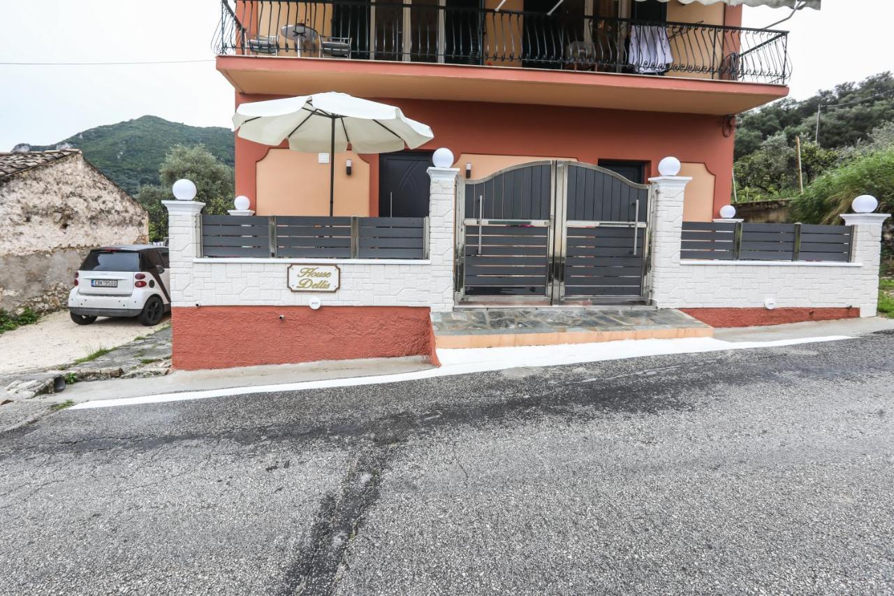 Dellis House Apartamento *