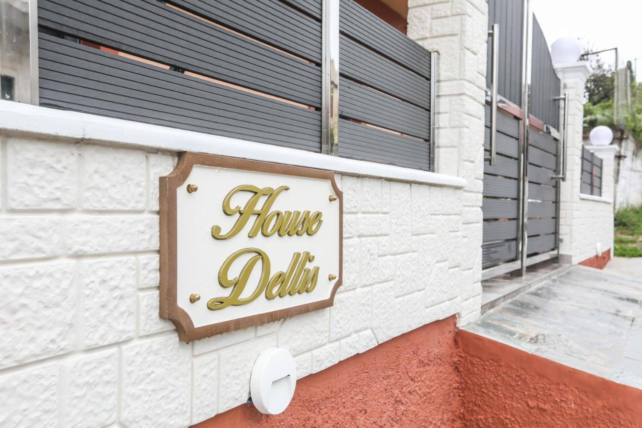 Dellis House